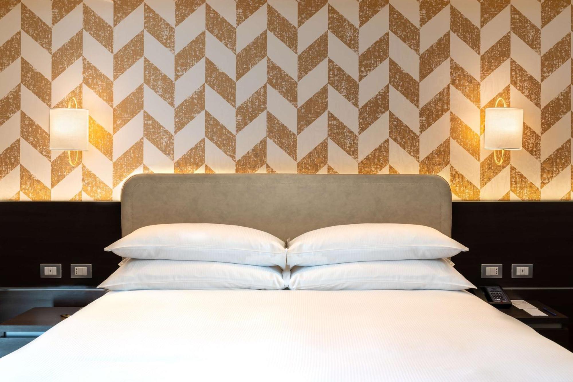 מלון Doubletree By Hilton Milan Malpensa Solbiate Olona מראה חיצוני תמונה