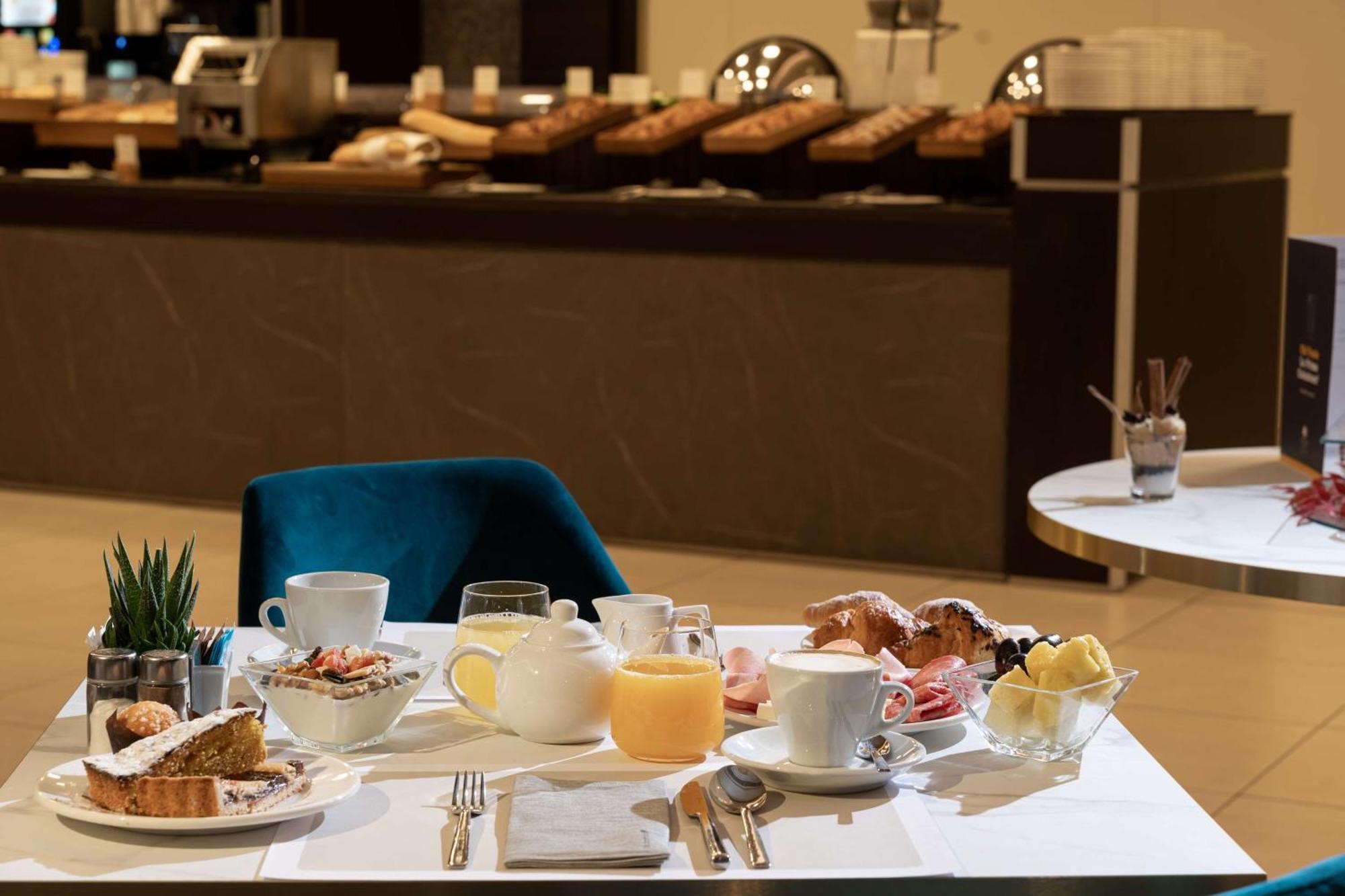 מלון Doubletree By Hilton Milan Malpensa Solbiate Olona מראה חיצוני תמונה