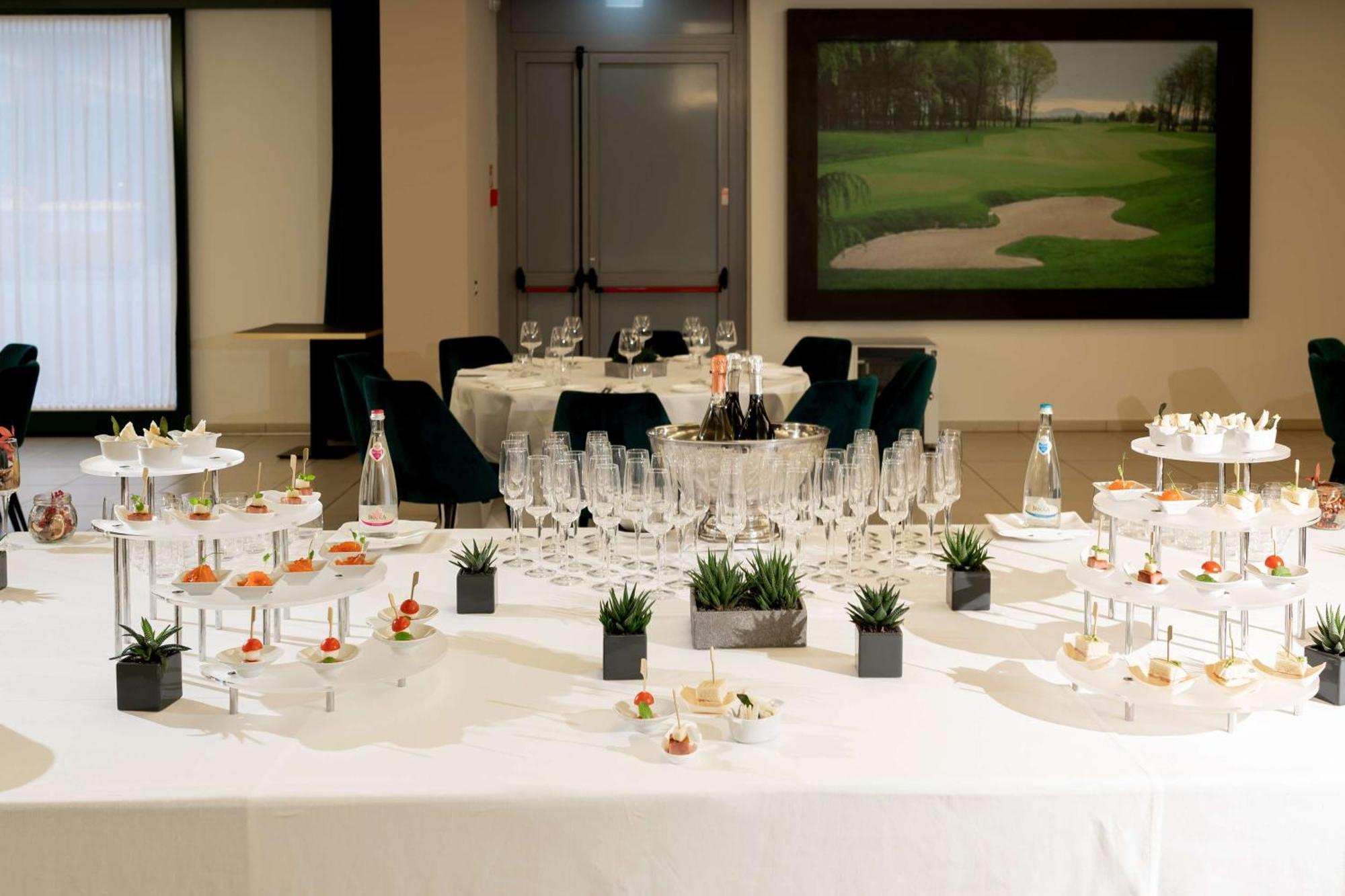 מלון Doubletree By Hilton Milan Malpensa Solbiate Olona מראה חיצוני תמונה