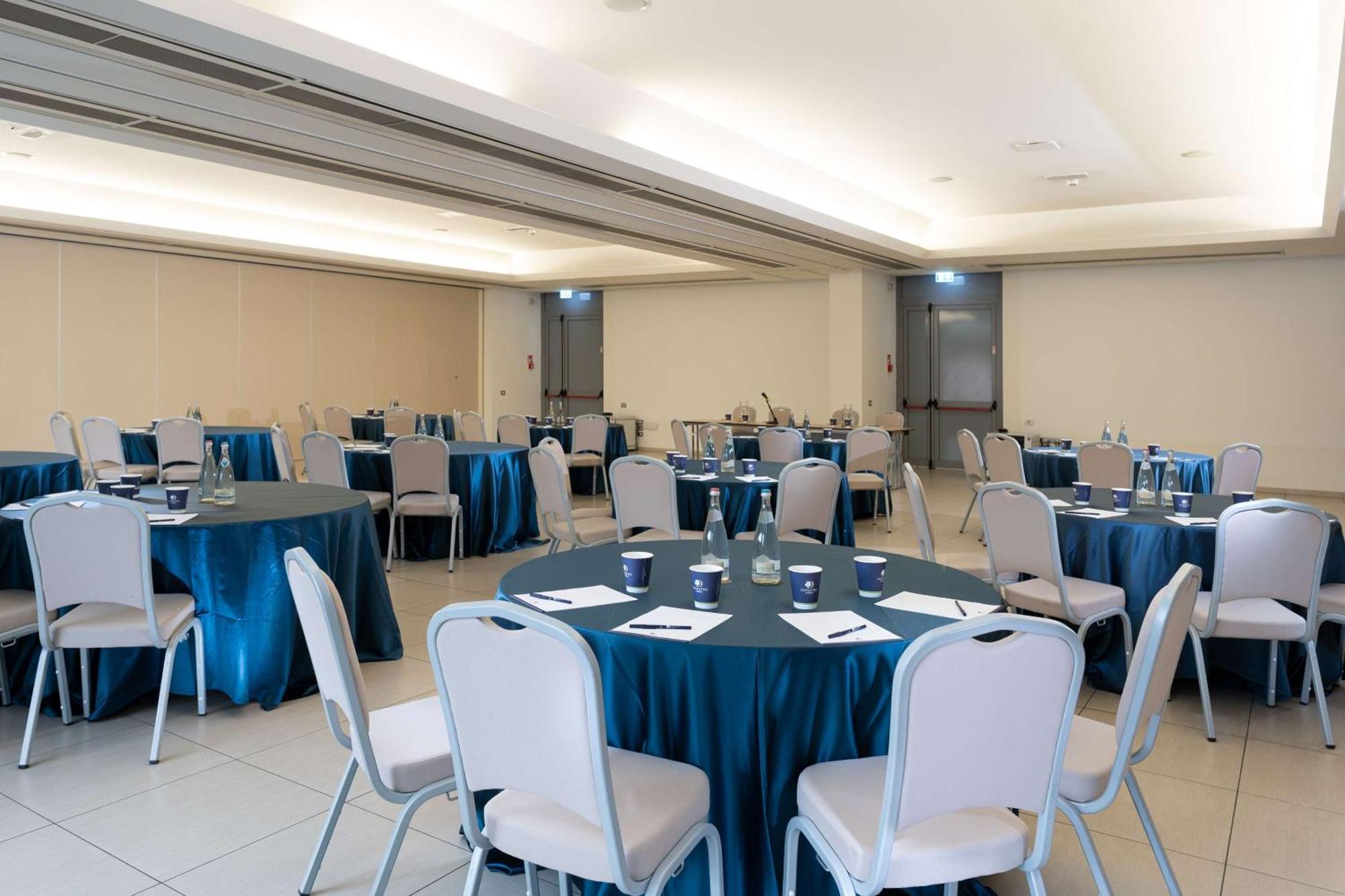 מלון Doubletree By Hilton Milan Malpensa Solbiate Olona מראה חיצוני תמונה