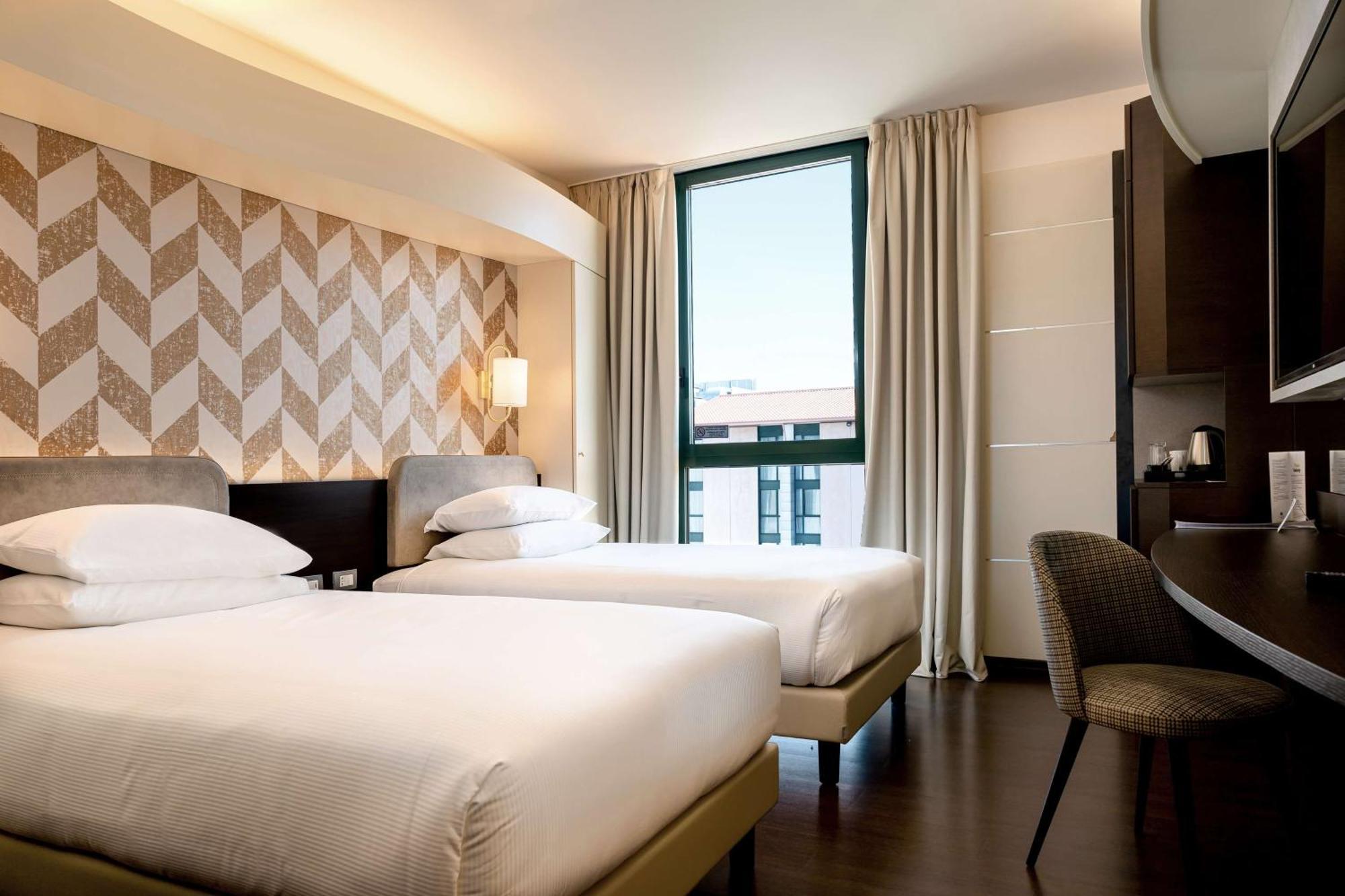 מלון Doubletree By Hilton Milan Malpensa Solbiate Olona מראה חיצוני תמונה
