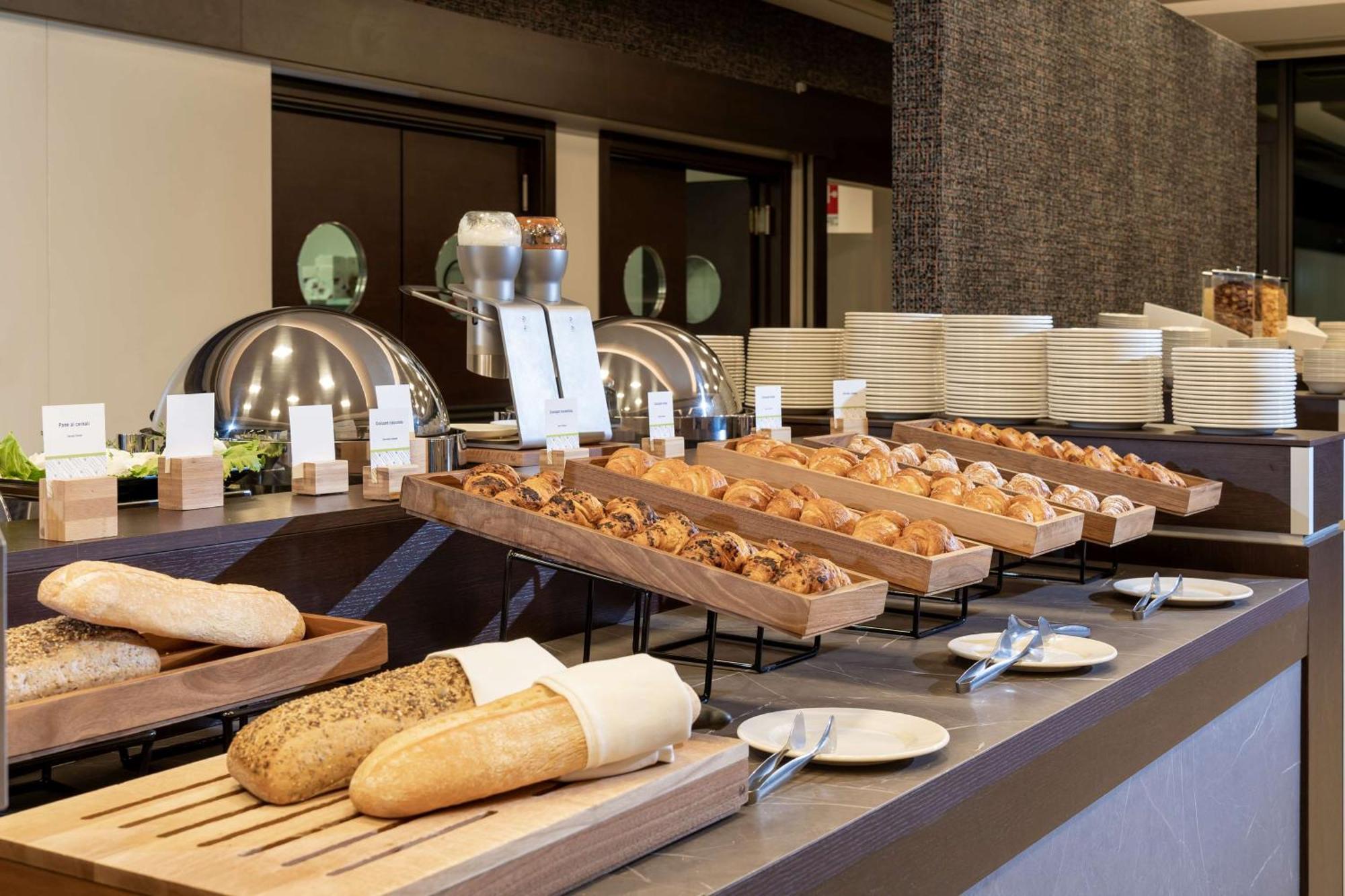 מלון Doubletree By Hilton Milan Malpensa Solbiate Olona מראה חיצוני תמונה